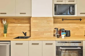 Apartment | Private kitchen | Fridge, microwave, oven, stovetop