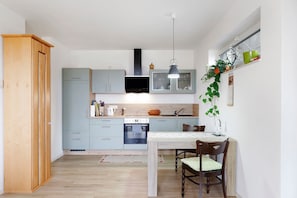 Geladeira, fogão, cooktop, lava-louças