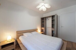 2 bedrooms, WiFi, bed sheets