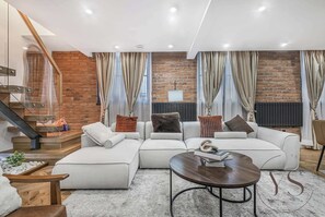Televisión, chimenea, videojuegos, oficina