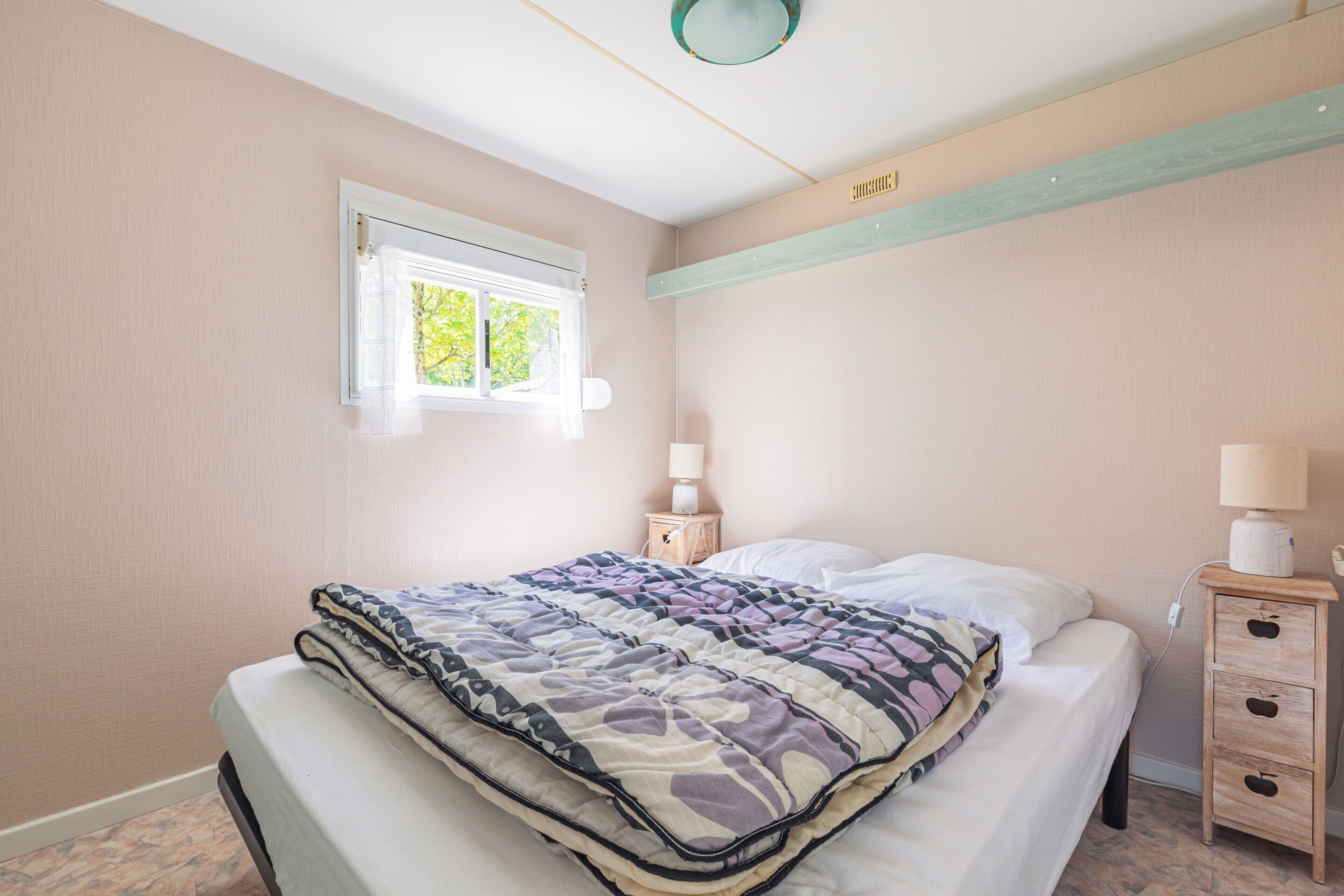 2 bedrooms, iron/ironing board