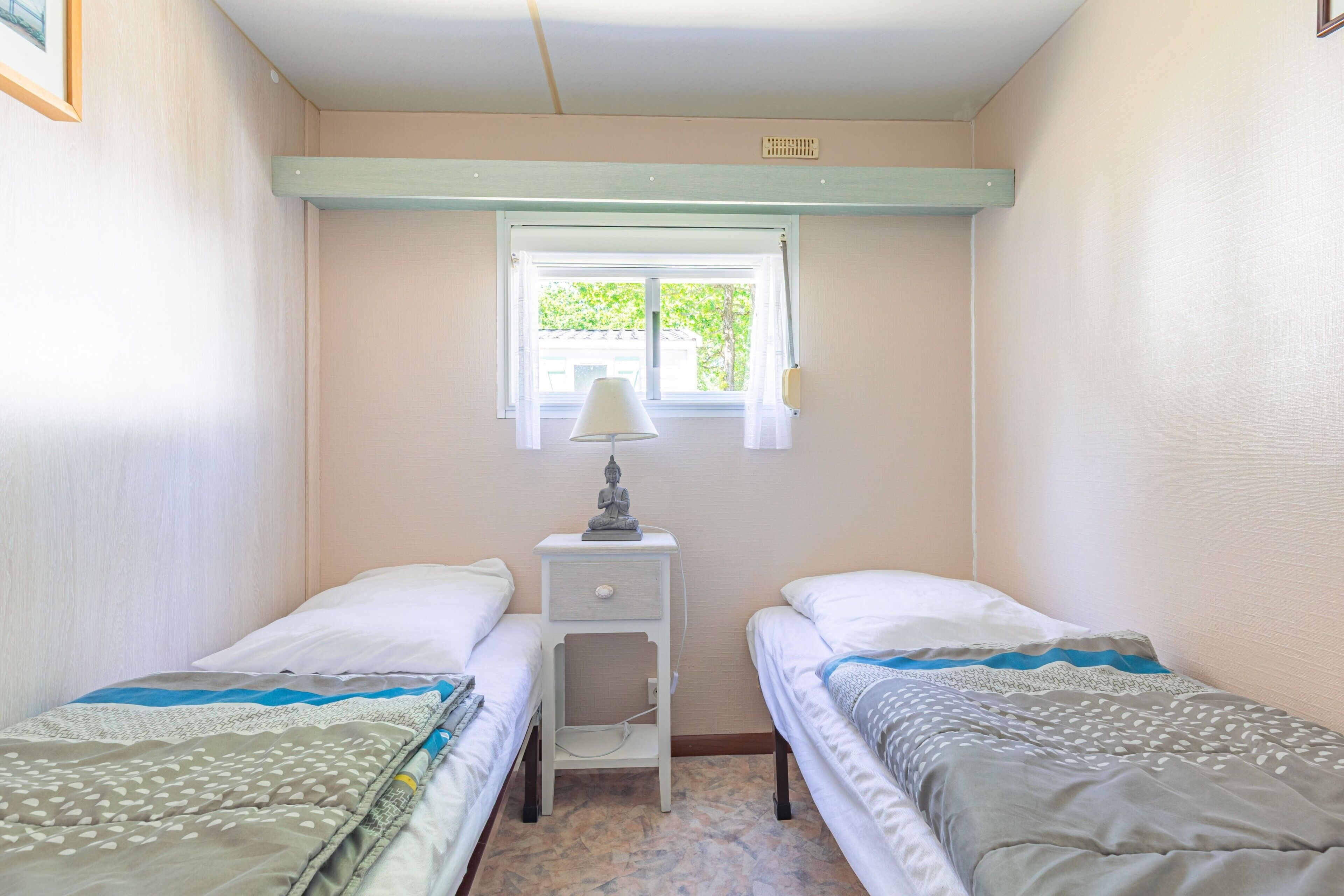 2 Schlafzimmer, Bügeleisen/Bügelbrett