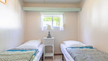 2 Schlafzimmer, Bügeleisen/Bügelbrett