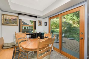 Dining - Yoga Retreat | Xcel | Fairgrounds | St. Paul, MN (Saint Paul)