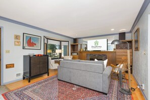 Lobby - Yoga Retreat | Xcel | Fairgrounds | St. Paul, MN (Saint Paul)