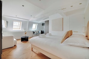 Apartment | 1 bedroom, laptop workspace, iron/ironing board, bed sheets - Refined Studio - 2P - Opera Garnier (Paris)