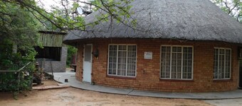 Cosy Hut, Rustic Marloth Cottage Near Kruger Gate, Ideal for Nature Lovers