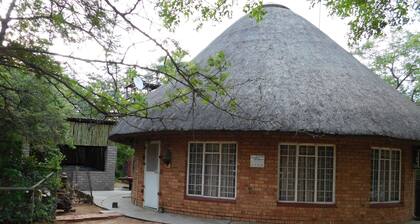 Cosy Hut, Rustic Marloth Cottage Near Kruger Gate, Ideal for Nature Lovers