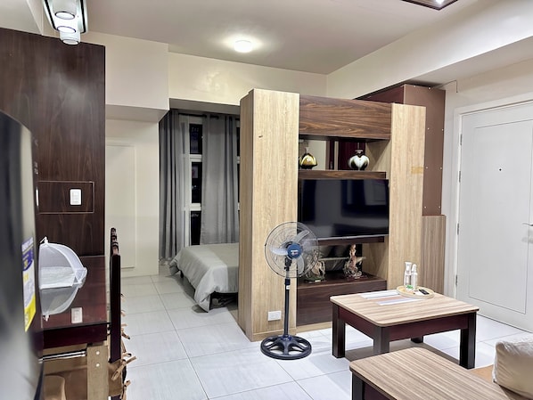 1 habitación, tabla de planchar con plancha, wifi y ropa de cama