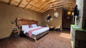 Chalet, Mountain View | Desk, free WiFi