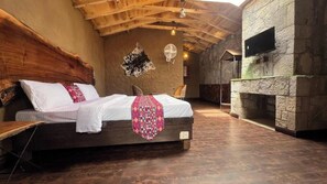 Chalet, Mountain View | Desk, free WiFi