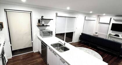 Baldivis Home Close to IGA/ CAFE/ RESTAURANTS