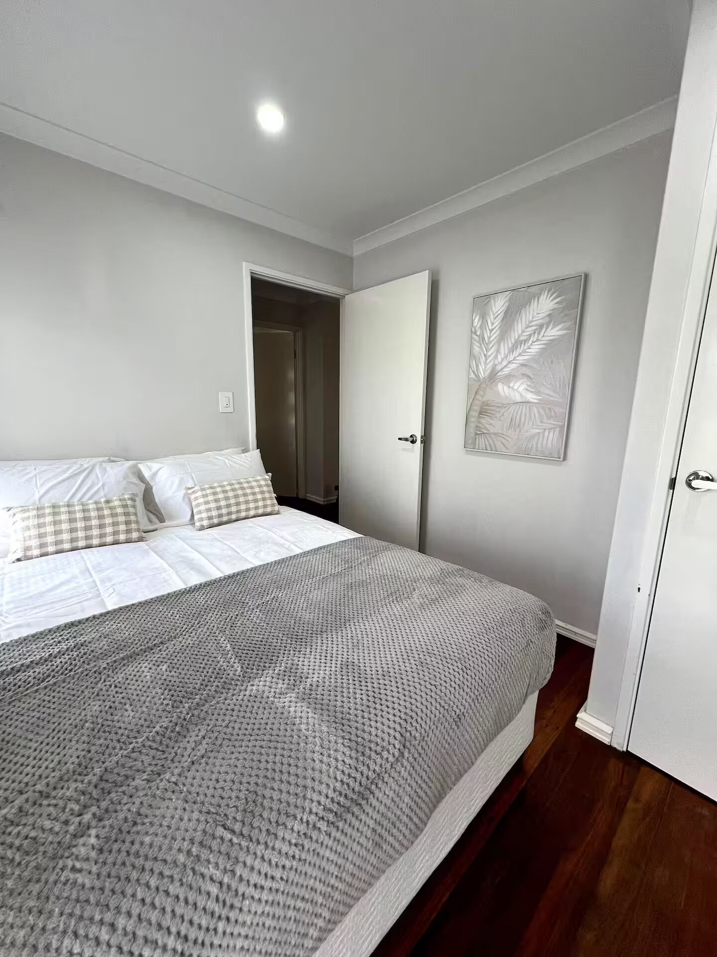 3 chambres, fer et planche à repasser, Wi-Fi, draps fournis