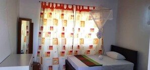 Doppel- oder Zweibettzimmer, Balkon, Gartenblick | Zimmersafe, Schreibtisch, schallisolierte Zimmer, Bügeleisen/Bügelbrett