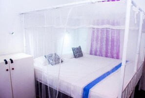 Double or Twin Room, Balcony, Garden View | In-room safe, desk, soundproofing, iron/ironing board - BEDBOX (Dambulla,)