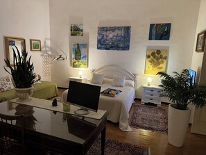 Bügeleisen/Bügelbrett, WLAN, Bettwäsche
