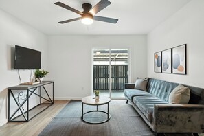 スマートテレビ、書斎 / ワークスペース