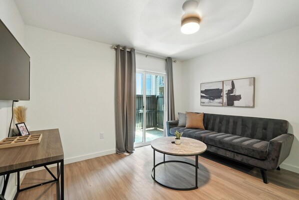 Smart TV, offices