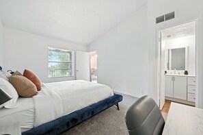 2 bedrooms, desk, iron/ironing board, free WiFi