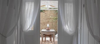 Suite cabanes & Roulottes - A stay in the heart of the vegetable garden, breakfast included.