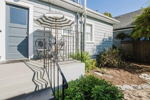 Terrace/patio - Allura Oakland Your Private Sanctuary in the City (Oakland)