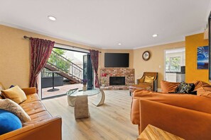 TV, stereo, offices