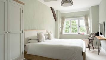 6 Schlafzimmer, individuell dekoriert, individuell eingerichtet