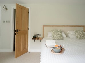 6 quartos, individualmente decorados, individualmente mobiliados