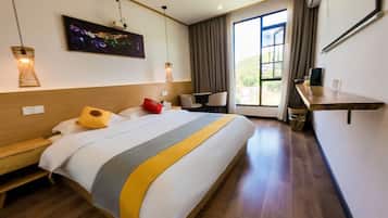 Habitación Confort con 1 cama matrimonial o 2 individuales, vista al río | Escritorio, espacio para trabajar con laptop y wifi gratis