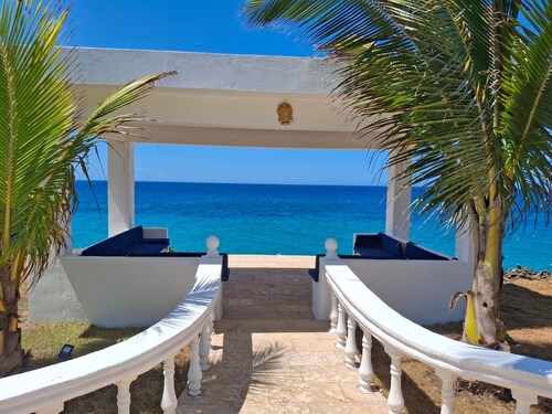 Ocean Manor: A private slice of Heaven