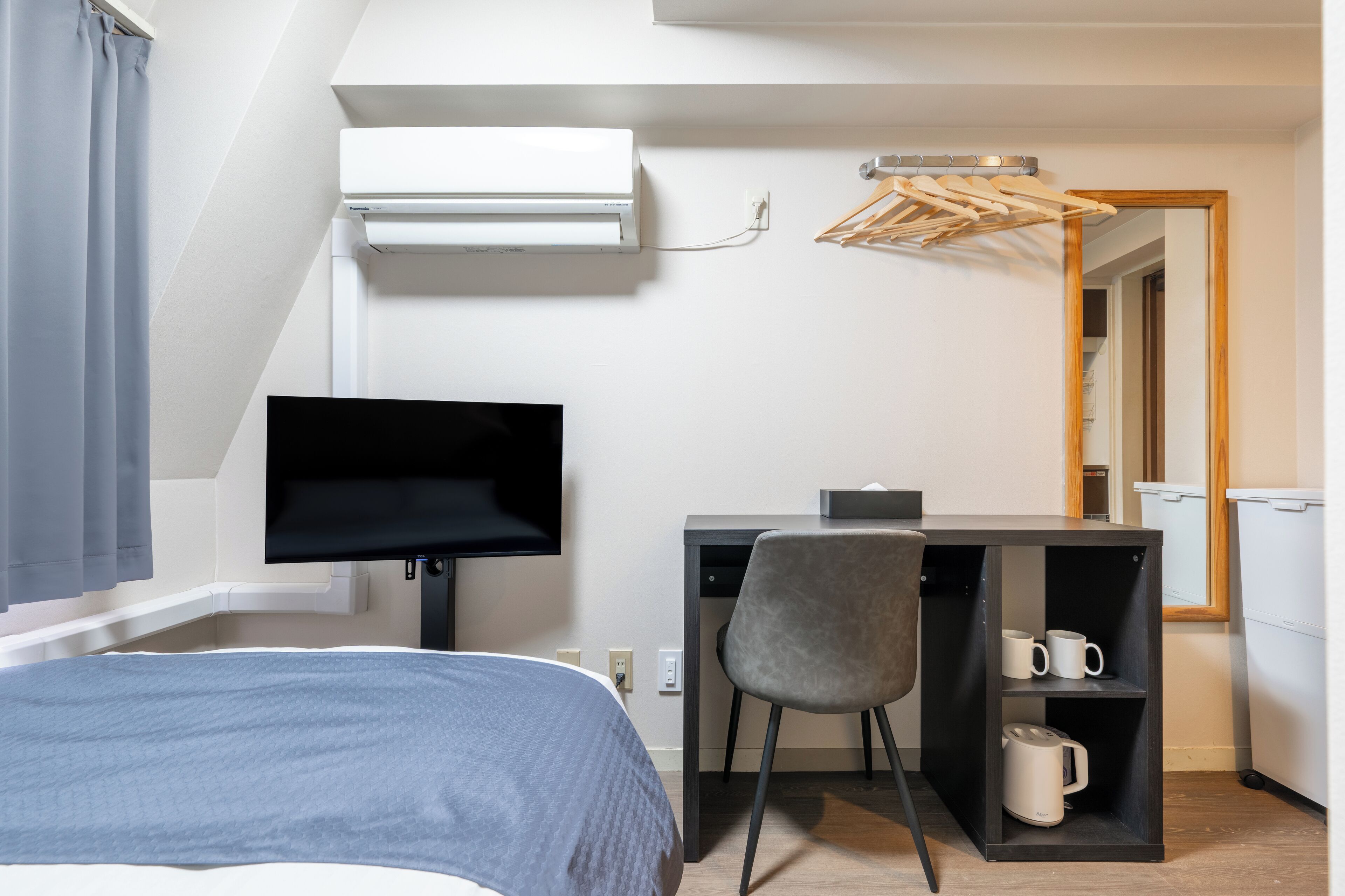Kamar Double Basic | Meja kerja, Wi-Fi gratis, dan seprai linen