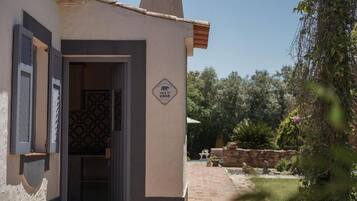 Family House, Garden View | Terrace/patio