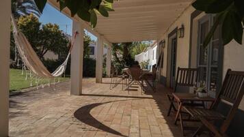 Family House, Garden View | Teres/patio