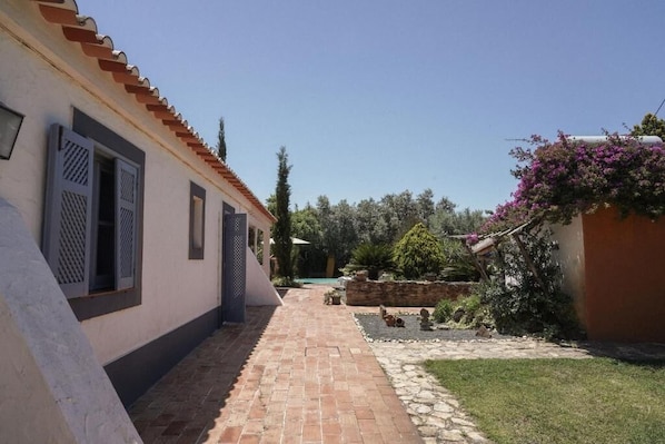 Family House, Garden View | Terrace/patio