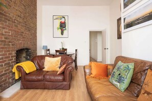 Unclassified image, 5 of 30, button - Charming 2BD Flat Nr Primrose Hill & Belsize Park (Greater London)