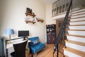 Interior - Charming 2BD Flat Nr Primrose Hill & Belsize Park (Greater London)