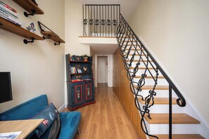 Interior - Charming 2BD Flat Nr Primrose Hill & Belsize Park (Greater London)