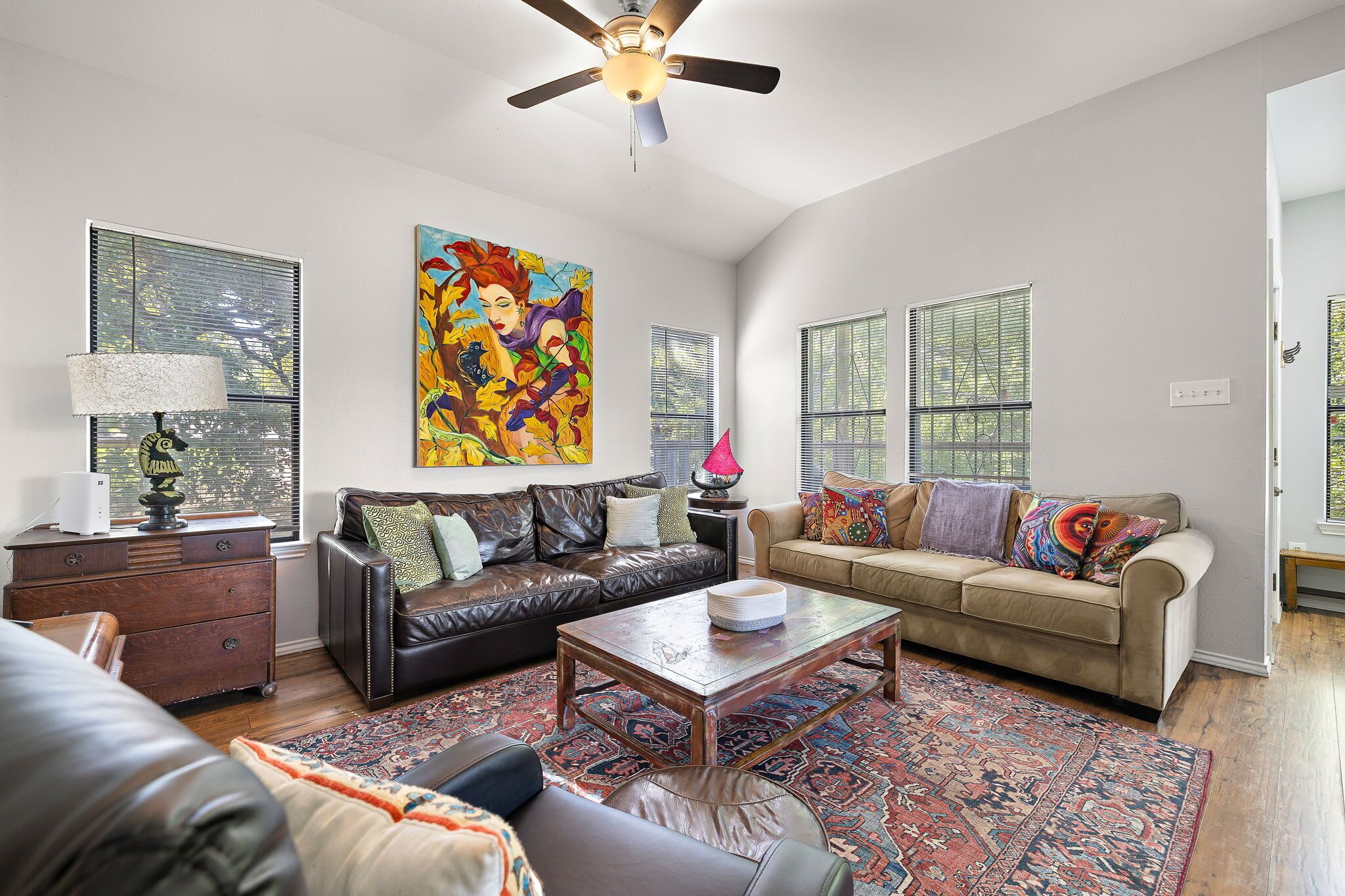 Televisión, oficina