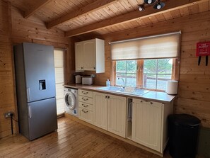 Apartment, 1 Bedroom, Patio, Garden View | Private kitchen