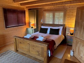 Apartment, 1 Bedroom, Patio, Garden View | Free WiFi, bed sheets