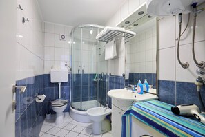 Apartment | Bathroom