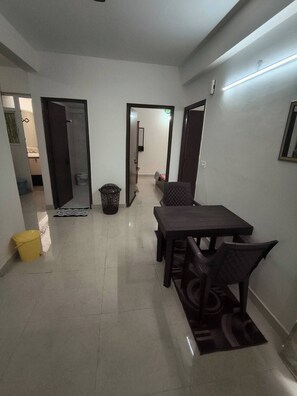 Dining - 2-bedroom apartment in welcoming Gurugram with AC (Gurugram)