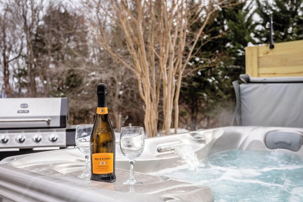 Outdoor spa tub - Hot Tub, Games & Firepit w/ Spacious Yard (Mc Gaheysville)