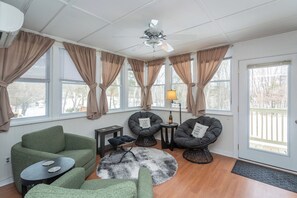 TV, video games, table tennis, music library - Hot Tub, Games & Firepit w/ Spacious Yard (Mc Gaheysville)