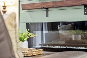 Interior - Leisure Nest Escape - For 7 (Branson)