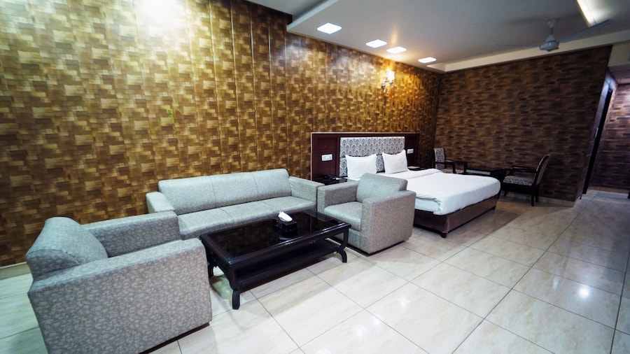 HOTEL INDER PARADISE