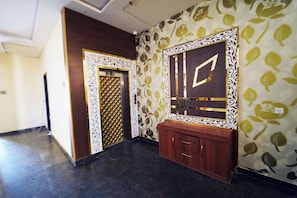 Interior detail - HOTEL INDER PARADISE (Dasua)