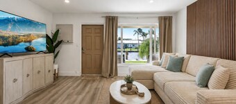 waterfront Fort Lauderdale condo with heated pool free parking king bed