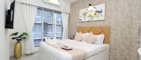 1 bedroom, desk, iron/ironing board, WiFi