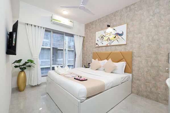 1 bedroom, desk, iron/ironing board, WiFi